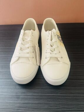 Women’s White Canvas Low-Top Sneakers with Sunburst Patch